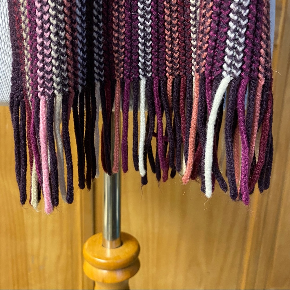 ⭐️ Knit Scarf - Picture 4 of 8